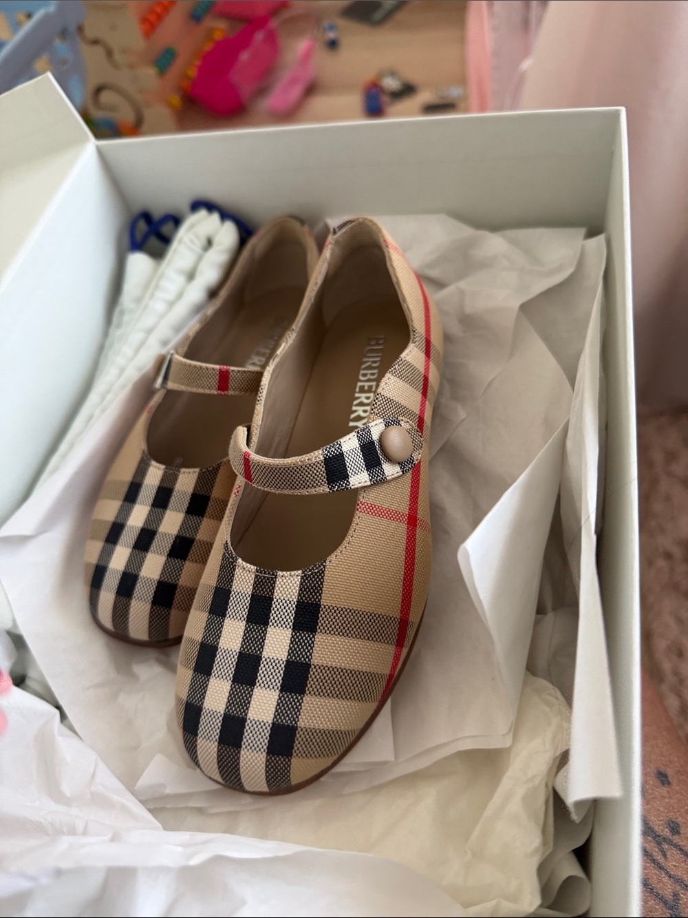 Burberry White Shoe Box with Tan/Black Check Label